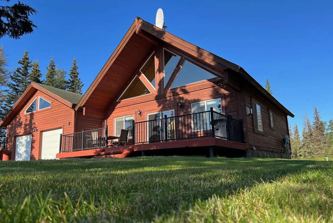 SEASONAL FURNISHED HOME!