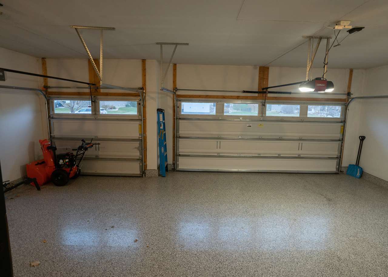 8481 Portage Lane East