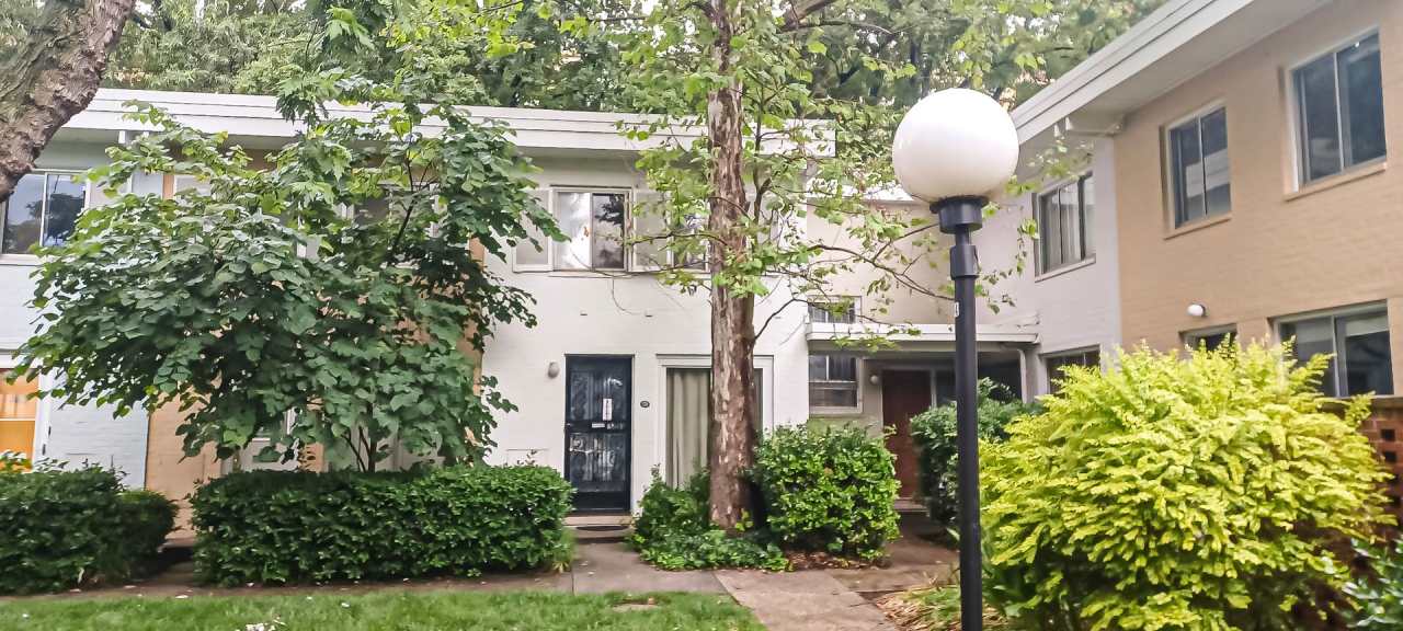 Sunlit 2 Bed 1 Bath, 3 Level Townhome in Southwest Waterfront Capitol Park II Neighborhood