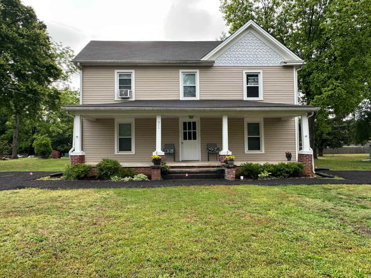 Great 1 Bed 1 Bath Apartment close to downtown Gibsonville!