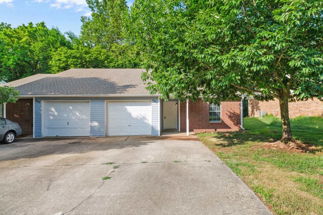 3 Bedroom 2 Bath Duplex with Garage