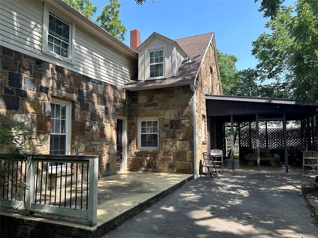 1055  N Pollard  AVE