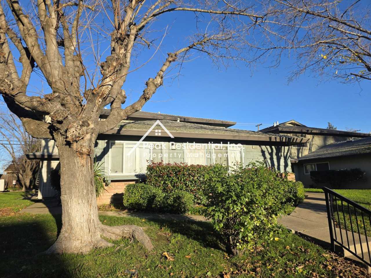 Updated 2bd/1ba Foothill Farms Condo with Carport