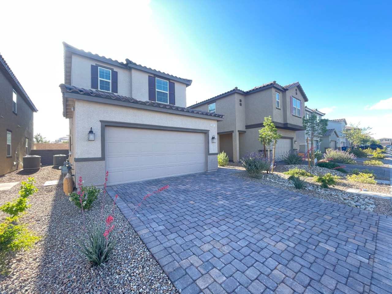 (Fully Furnished) 4 Bedroom + Loft, 3 Full Bath, Gated Community in SouthWest.