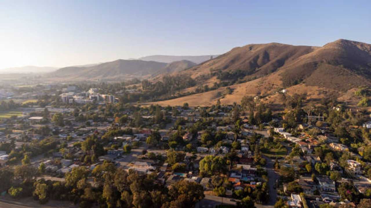 7 Bedroom 4 bath home close to POLY off of Grand Avenue Entrance!!!!