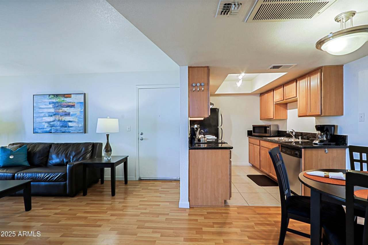 740 W Elm Street unit: 116