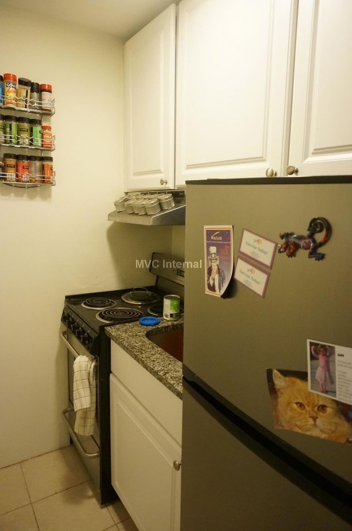 Nicely located 1 bed unit in Back Bay!