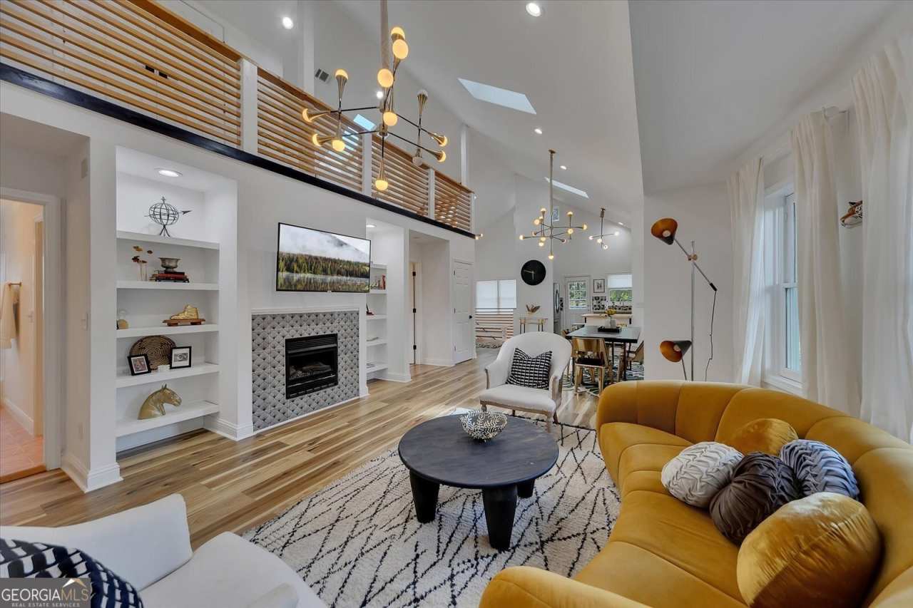 937 Austin Avenue NE unit: B - Upper