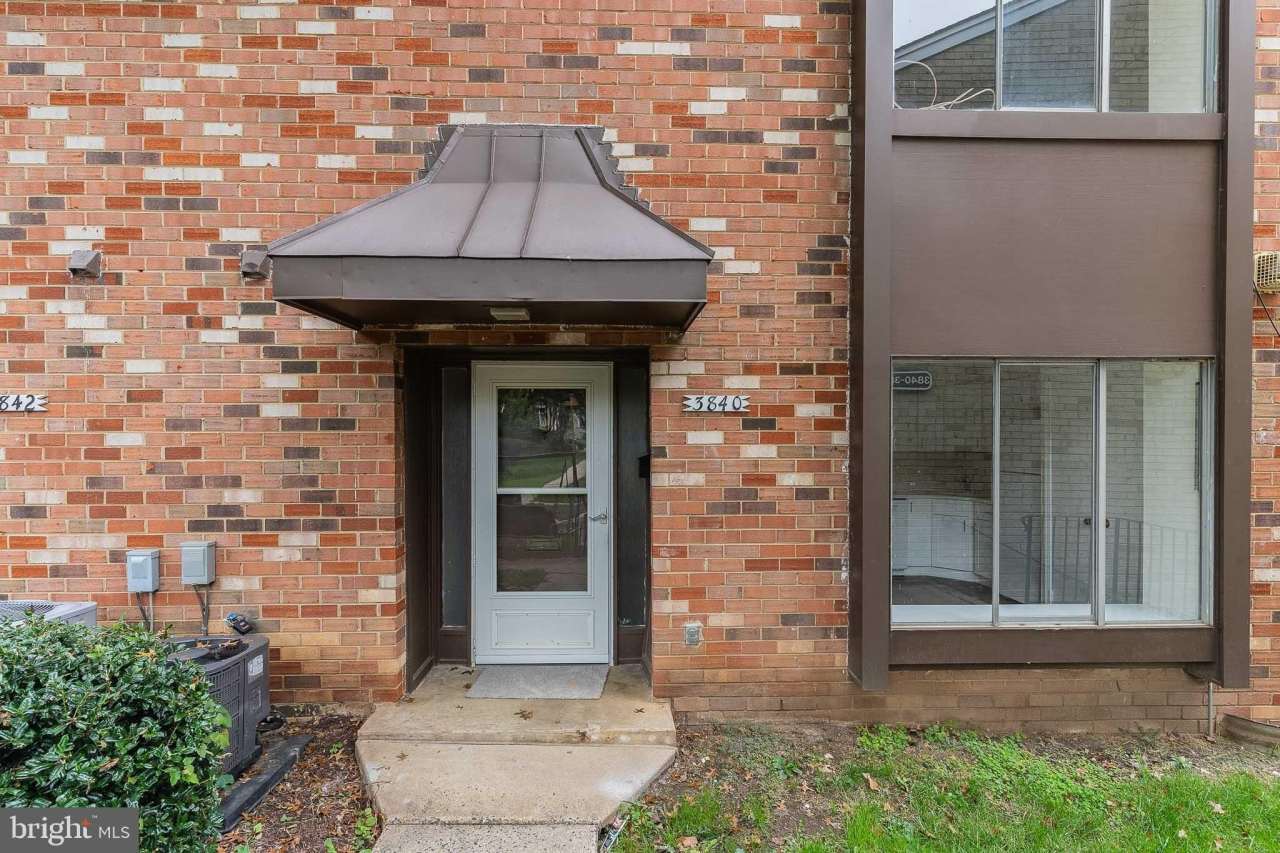 3840 PERSIMMON Circle