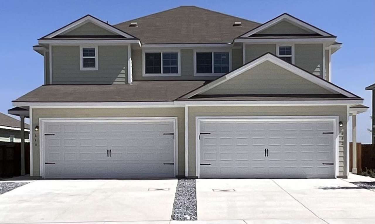 Luxury 3/2 Duplex in Seguin, Texas