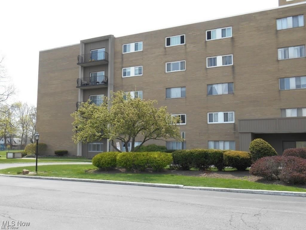 20333 Detroit Road unit: 505