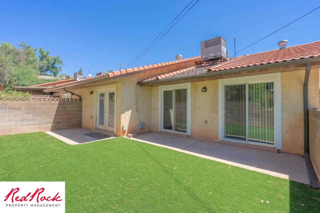 Newly Remodeled 3 Bedroom Townhome. Small Pet Friendly!