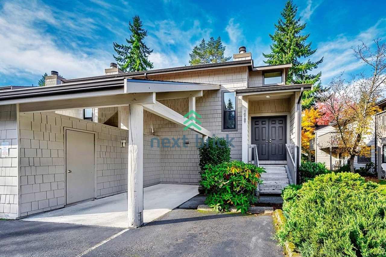 2 Beds and 1.5 Baths Stunning Townhome is Available for Rent!