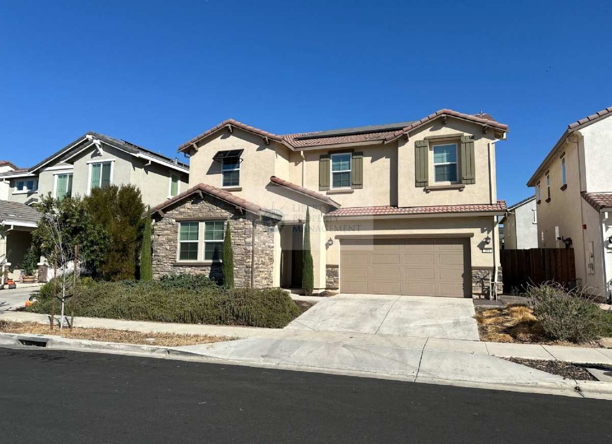 261 Sespe Creek Ave.