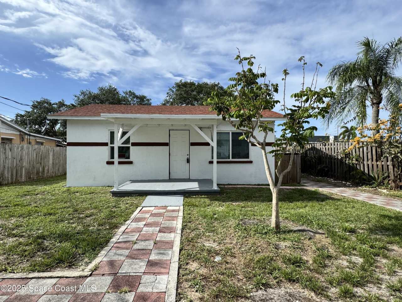 26 W Seminole Avenue