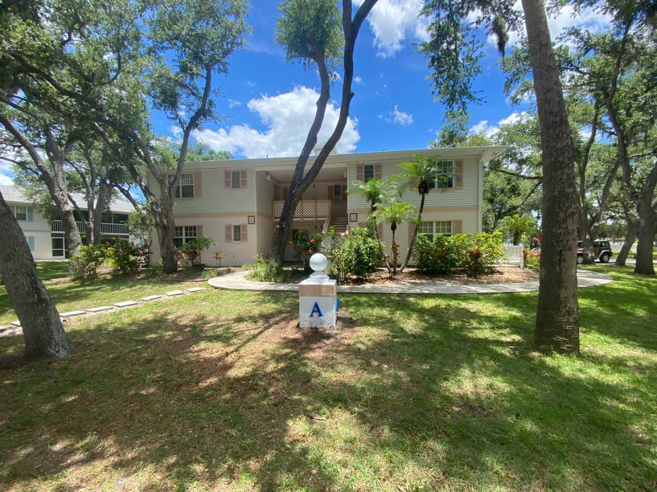 Stylish 2BR/2BA Ground-Floor Condo with Pool Access in Bimini Bay Club