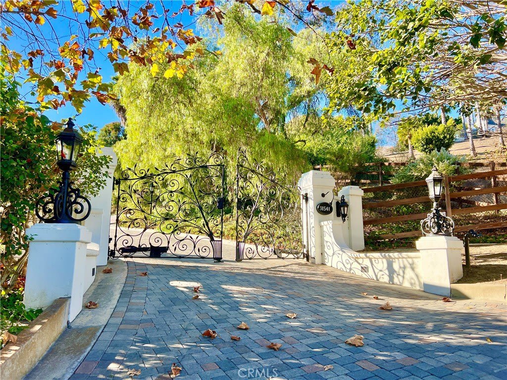 31541 Peppertree Bend