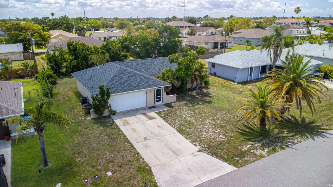 3/2 Home with Garage Available NOW