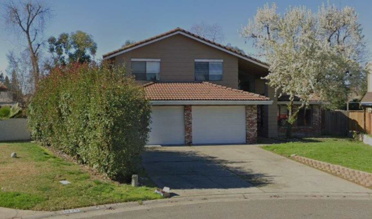 Beautiful Fair Oaks 4/2! BIG HOUSE **See details below for viewings**