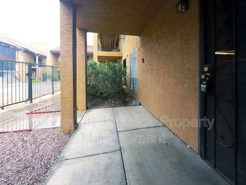 1831 W Mulberry Drive