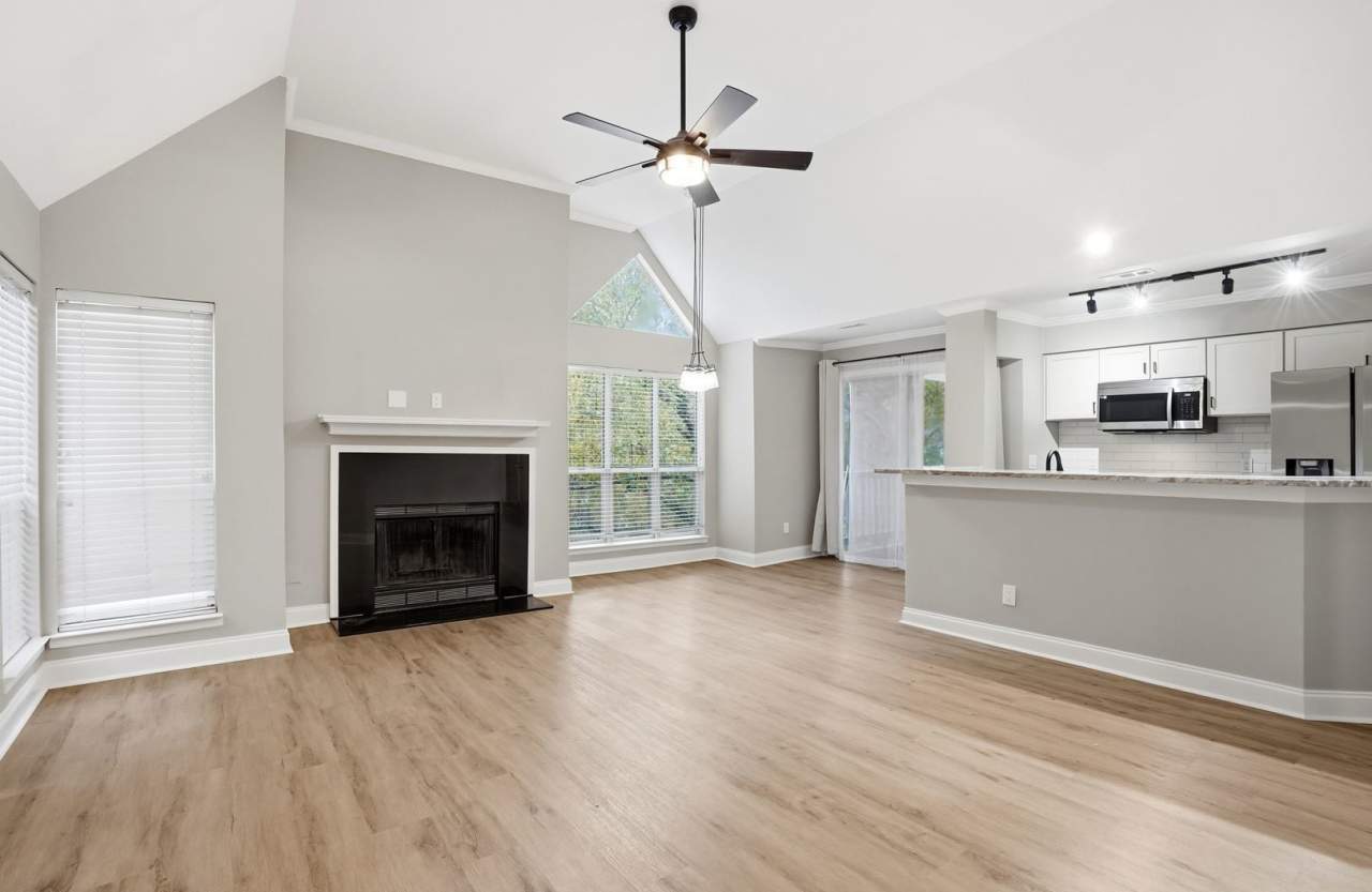 Bright Top-Floor Condo with Vaulted Ceilings  Balcony