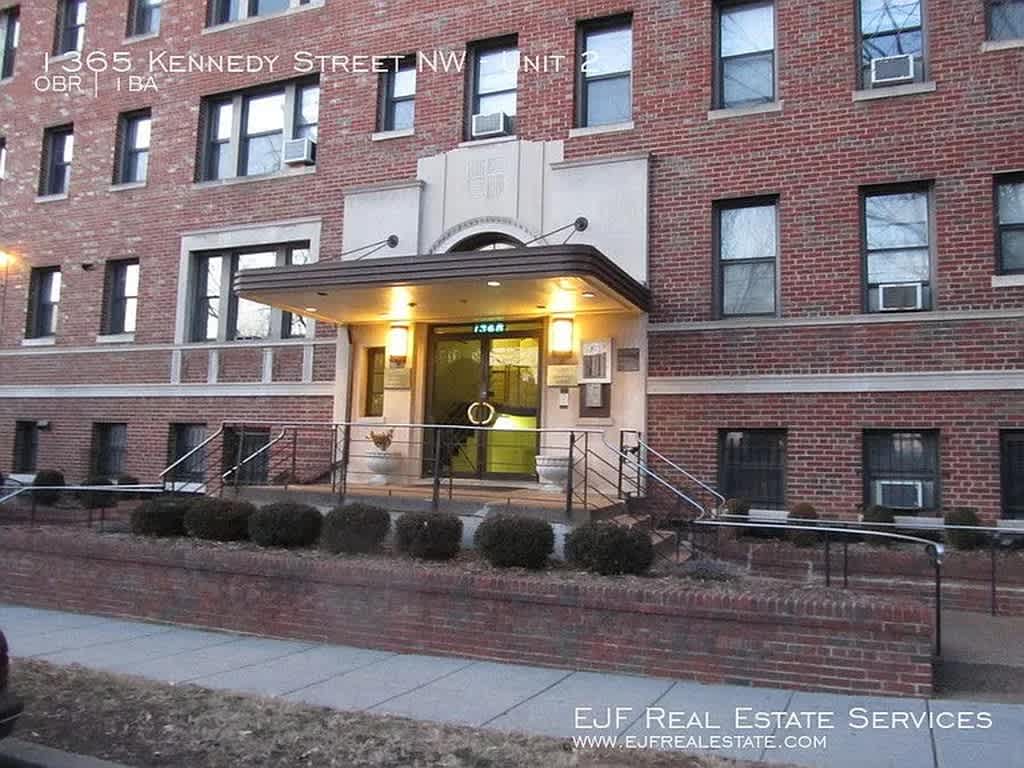 1365 Kennedy St NW Apt 2