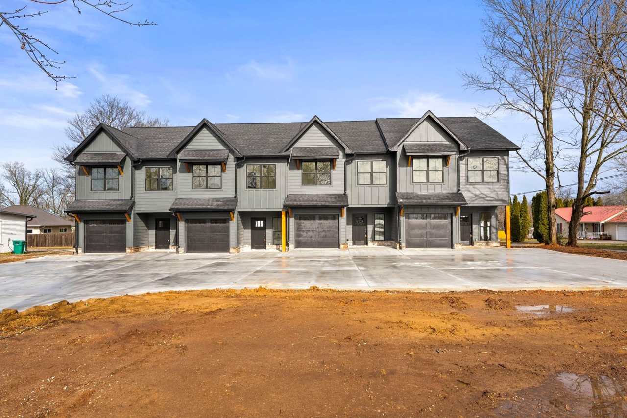 BRAND NEW 3 Bed 2.5 Bath Townhomes in Winchester