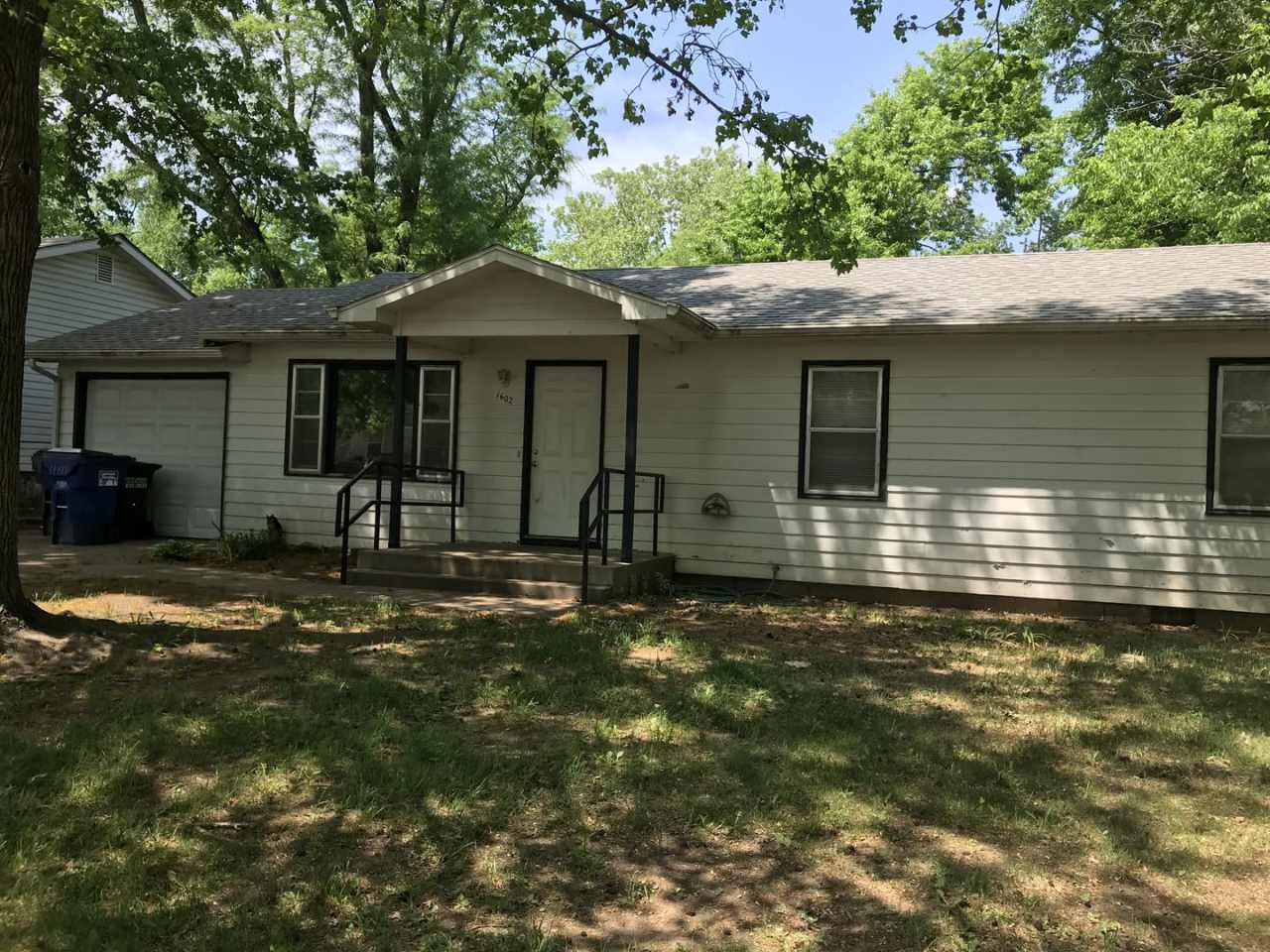 3 bedroom/2 bathroom house near KU