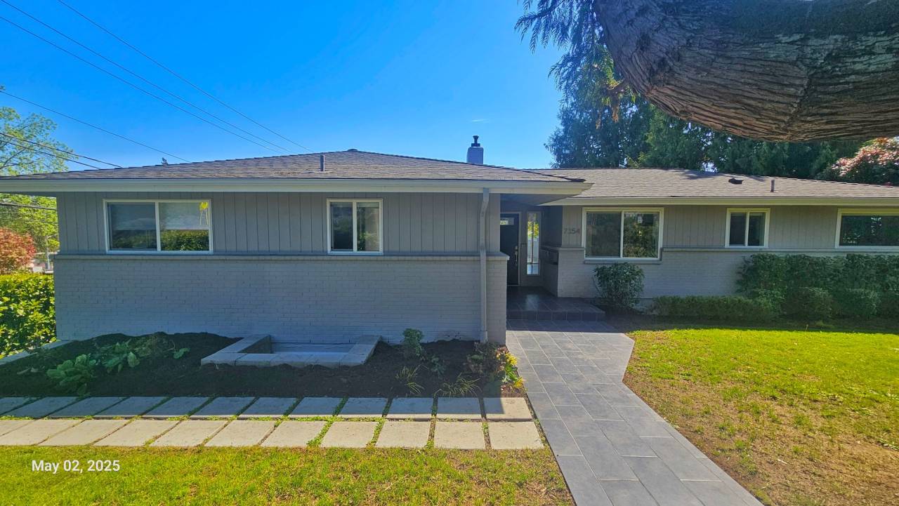 3 Bed, 2 Bath Apartment in Prime Roosevelt location