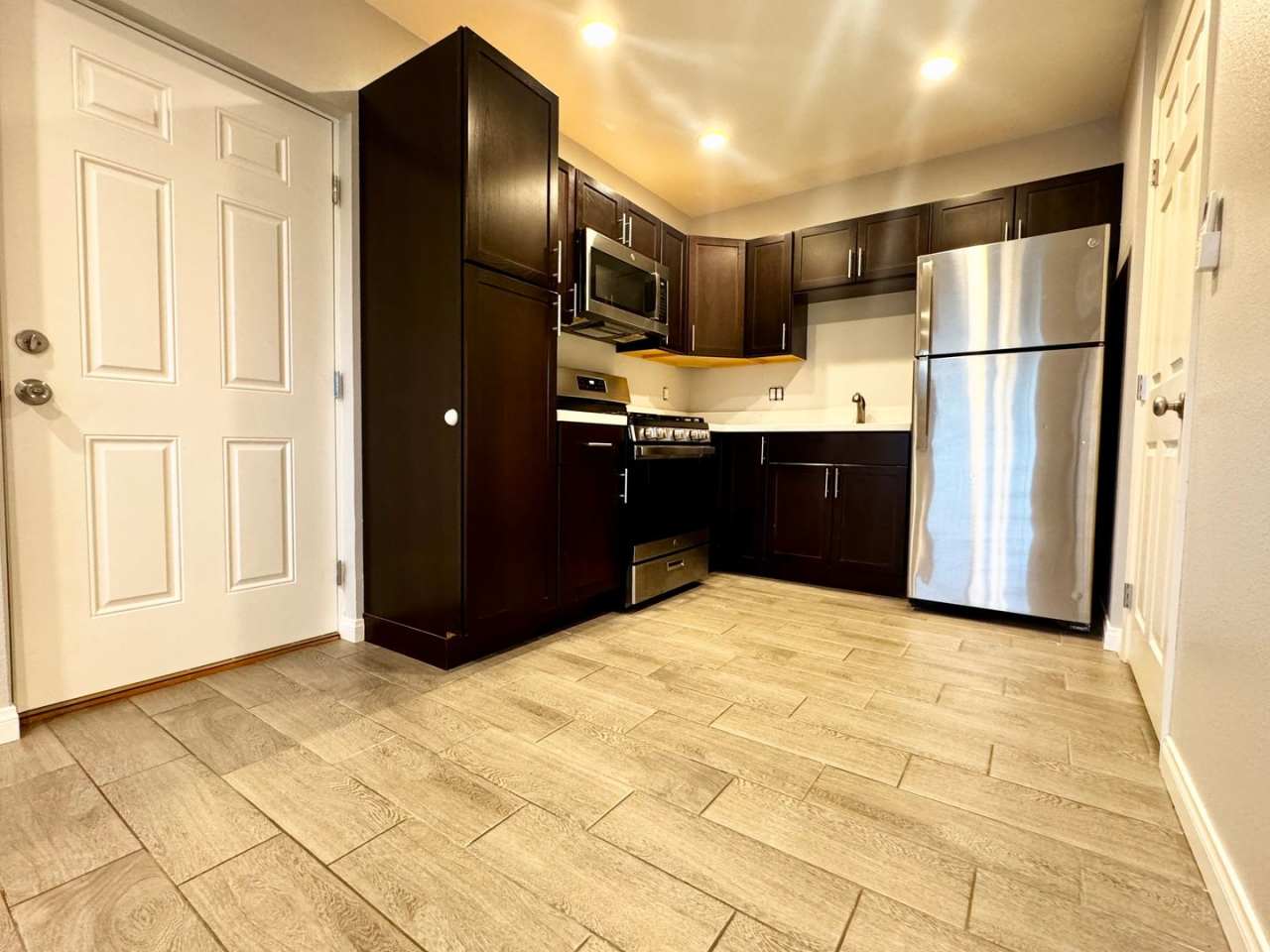 AVAILABLE NOW! LOVELY Remodeled 1 Bed / 1 Bath duplex in Coachella!