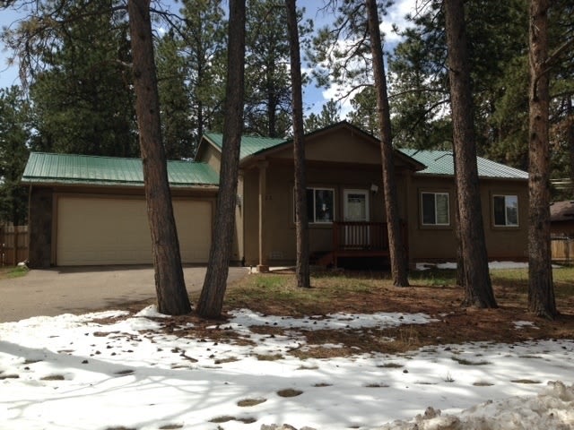 Adorable 3 Bedroom Home in Woodland Park