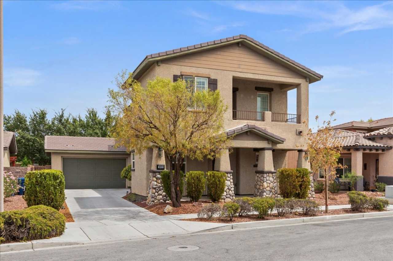 3 Bd with Entertainer's Kitchen and Open Concept in Summerlin