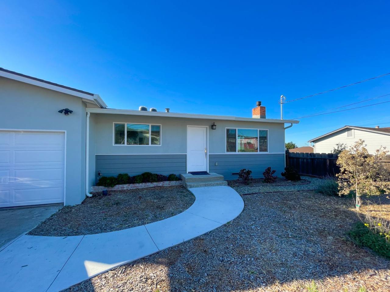 Completely Remodeled 2 Bedroom 2 Bath Home in Sunny Upper Seaside