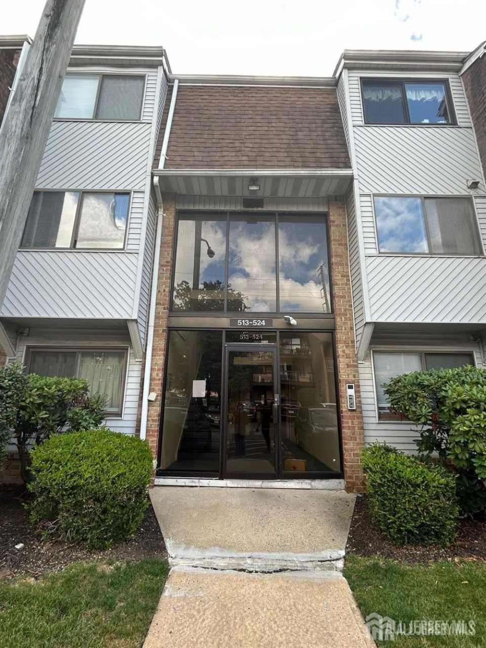 517 Edison Glen Ter Terrace