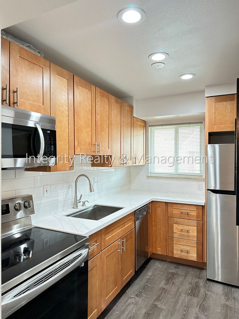 2 Bed/2.5 Bath, 1,298 Sqft - 231 E Iliff Ave Denver, CO 80210