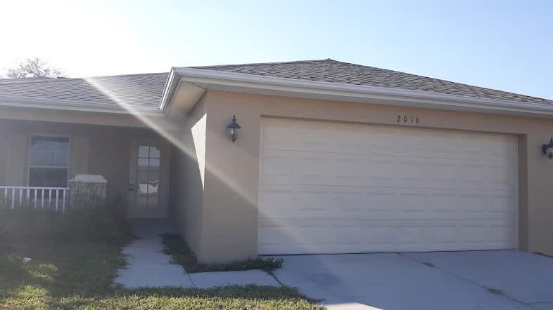 Coming soon ! 3/2 Home in great location close to Diplomat