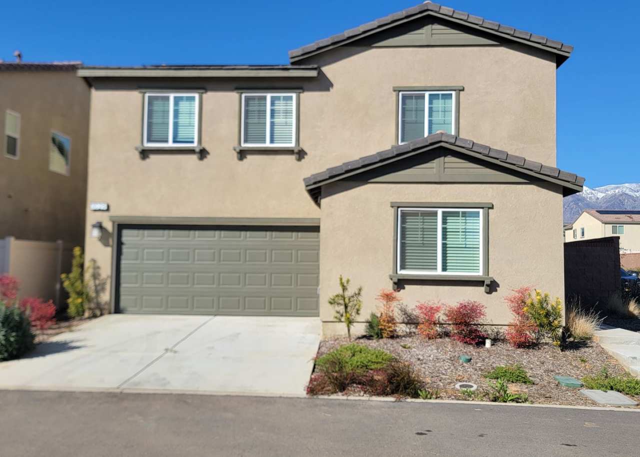 CUTE CORNER LOT HOME