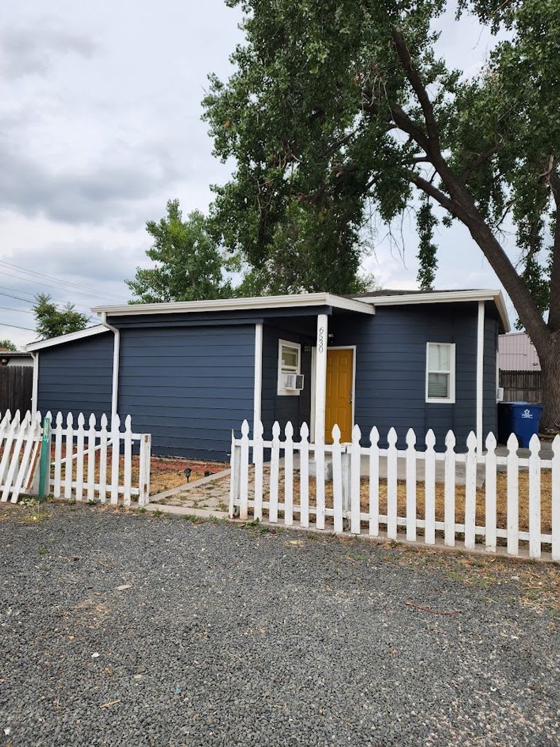 Long Realty  Property Management - Cozy, Comfortable, Bungalow in Commerce City