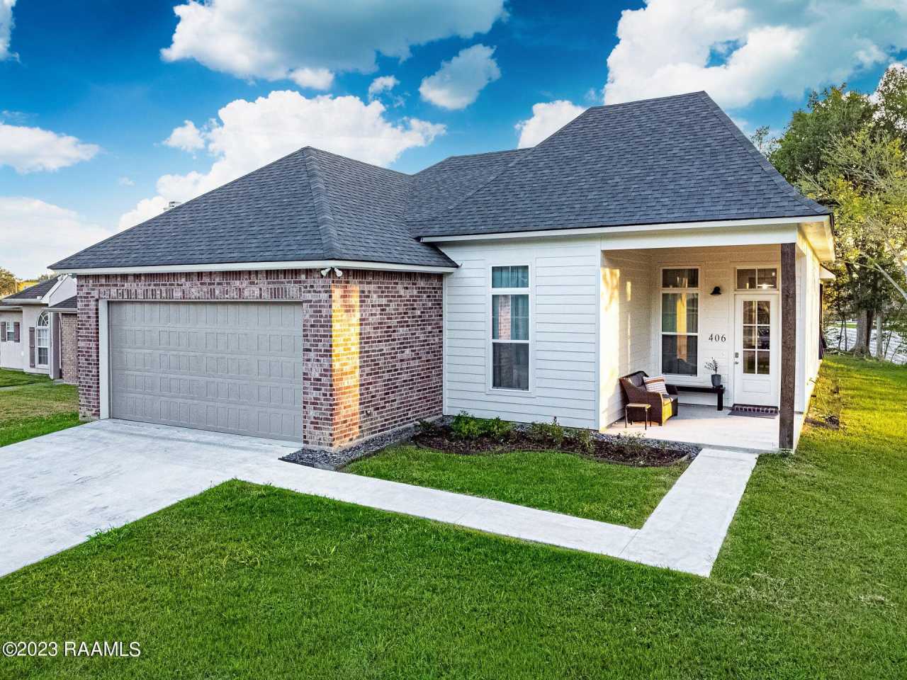 406 E Martial Avenue