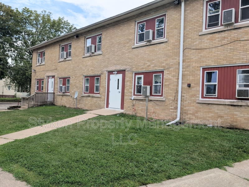 163 North Rosewood Avenue - C3