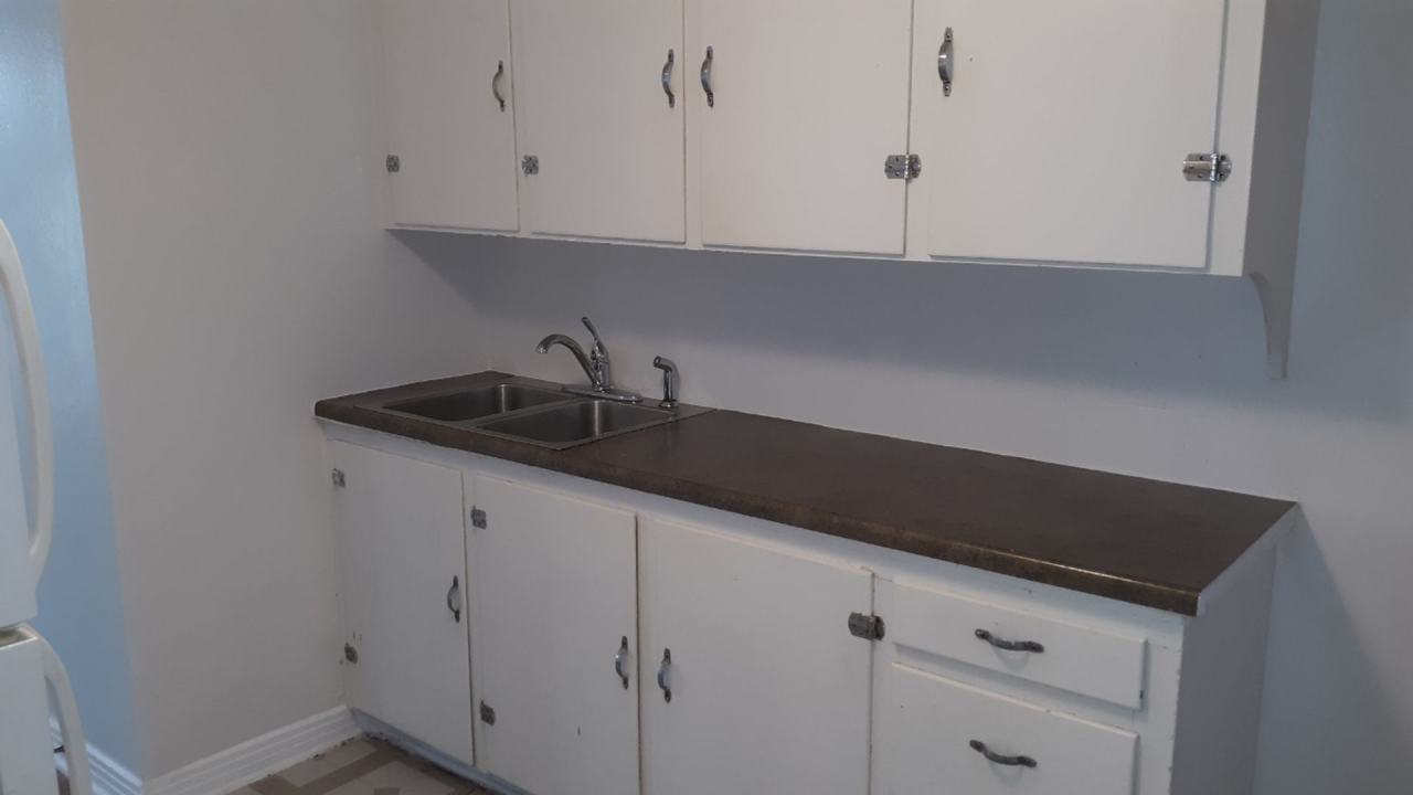 $850 - 1 Bedroom 1 Bath Triplex - Walk to South Dakota School of Mines!