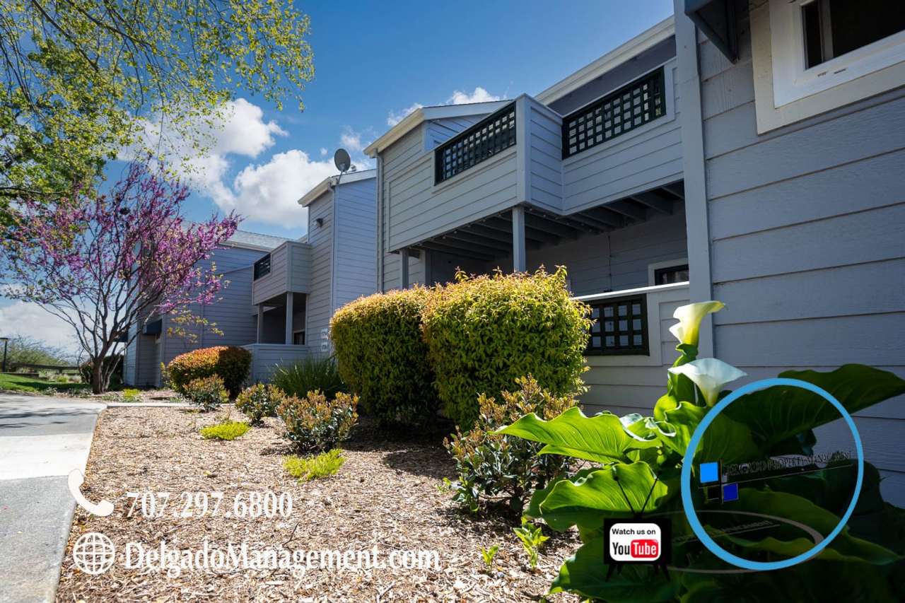 Glen Cove! Large one bedroom condo