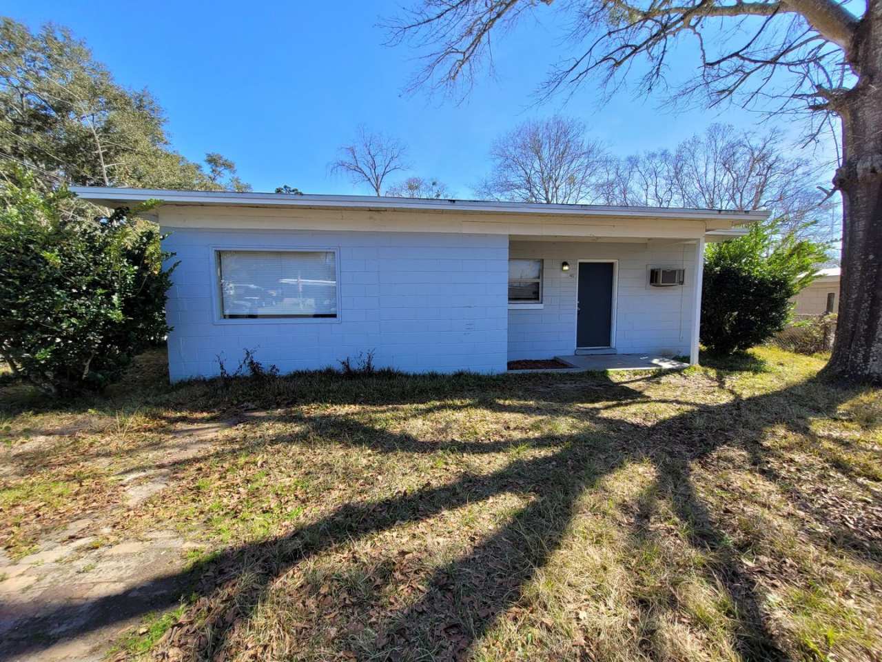 MOVE IN SPECIAL: HALF OFF first full month of rent!!!