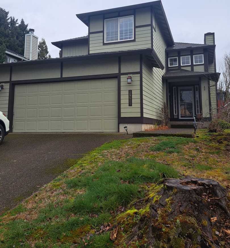 3 bedroom corner lot - Bethany Available Now !