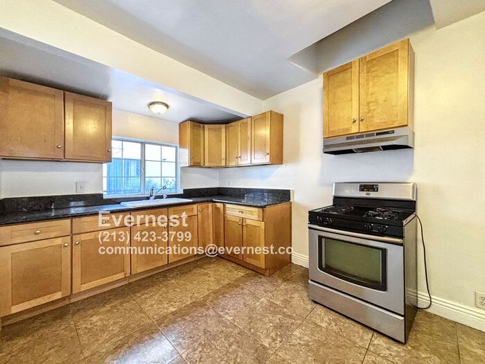 4612 1/2 Pickford Street