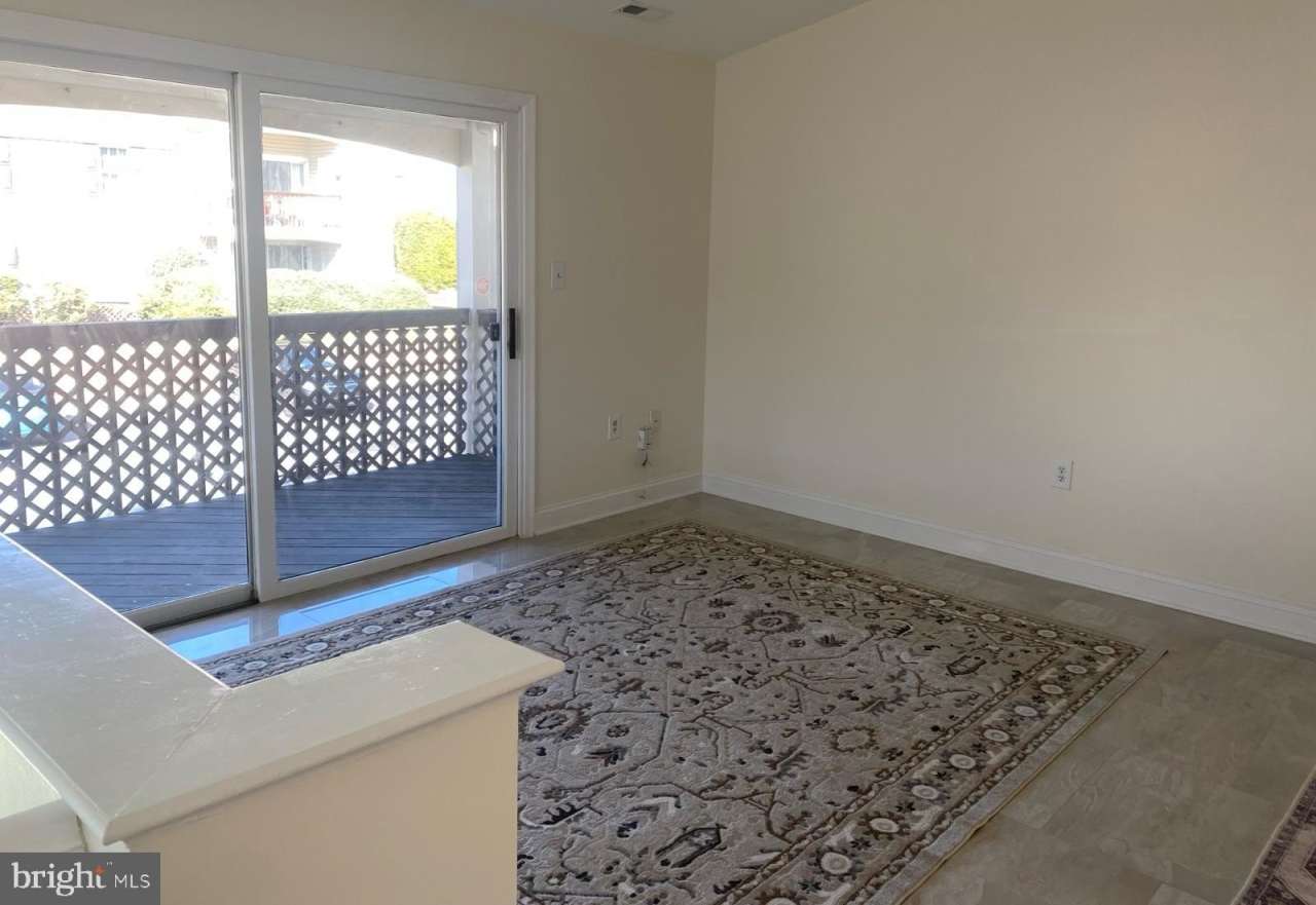 9470 SCARLET OAK Drive