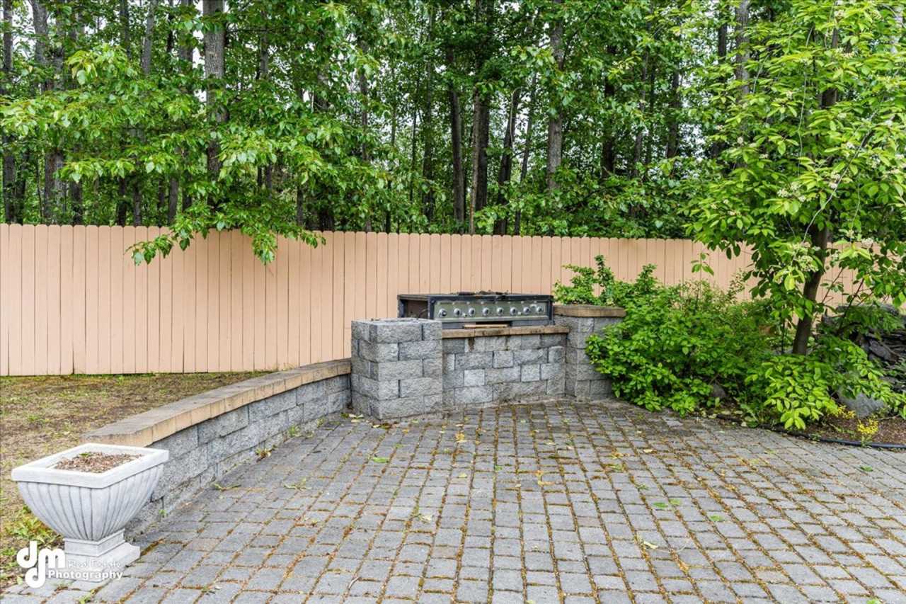 Beautiful Fully Furnished Apartment right in the Heart of Anchorage Medical District