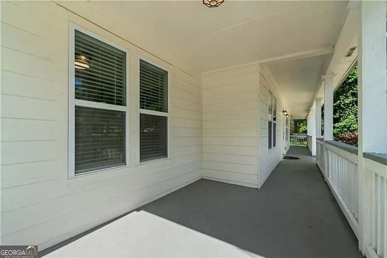 Room in 5 Bedroom Home at Avon Ave SW