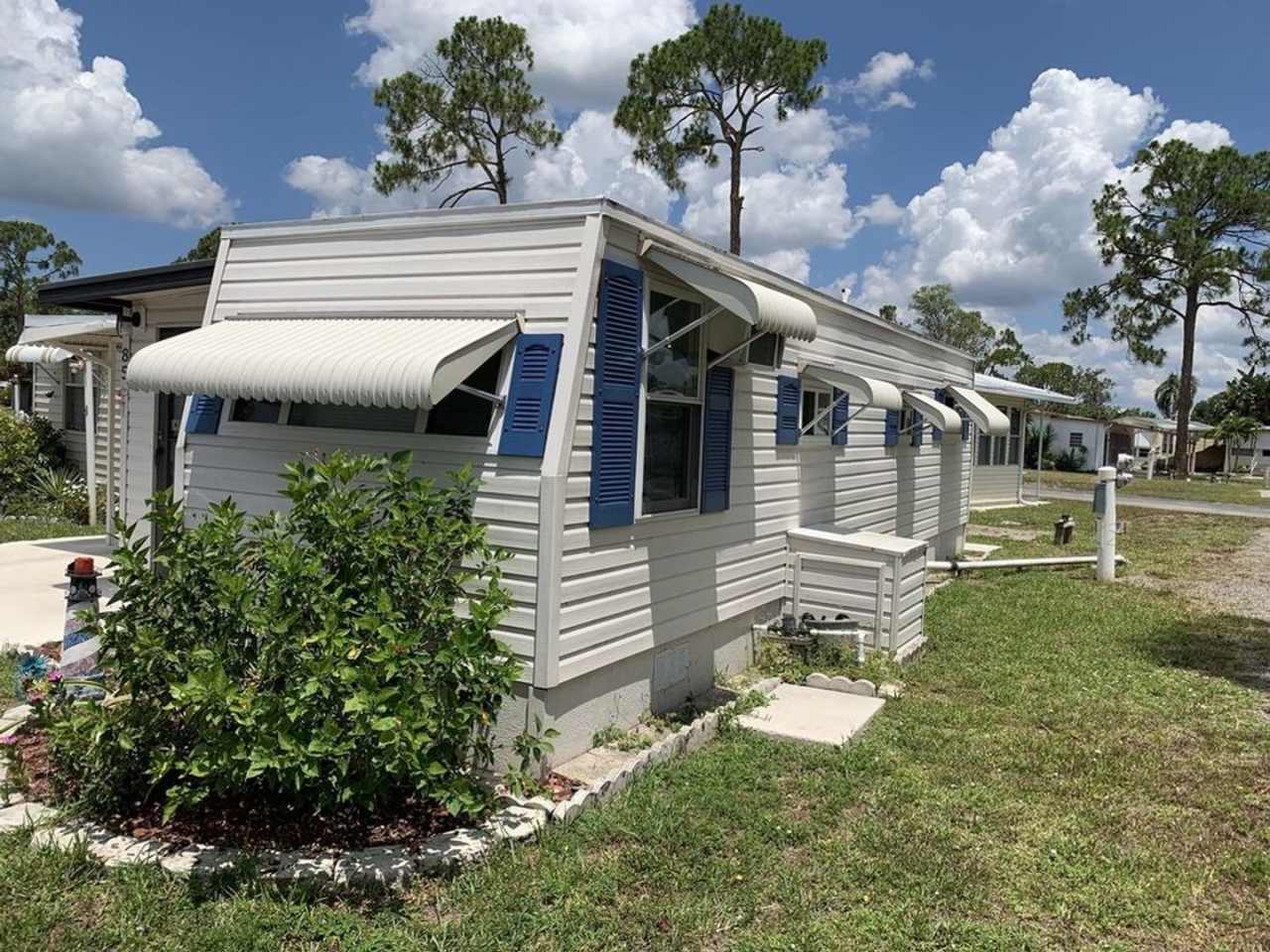 Beatifull 1 Bed 1 Bath Mobile Home