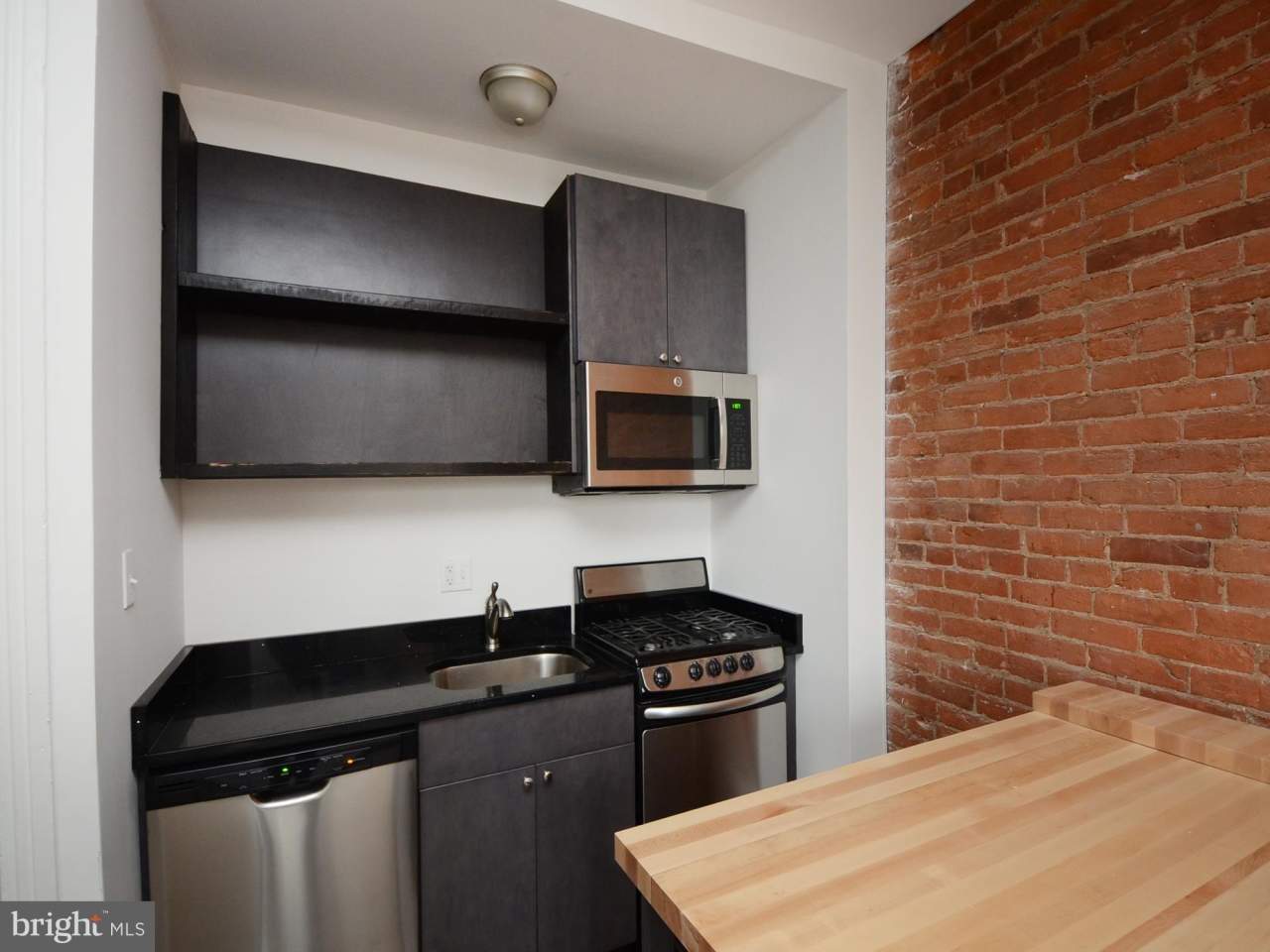 1904 SPRUCE Street unit: 2R